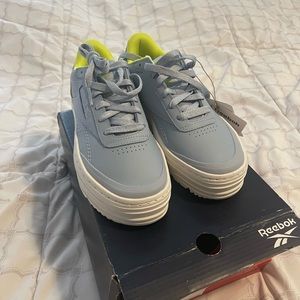 Womens Reebok sneakers